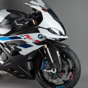 Garde-boue avant LIGHTECH avec prises d&rsquo;air pour étriers de freins – carbone